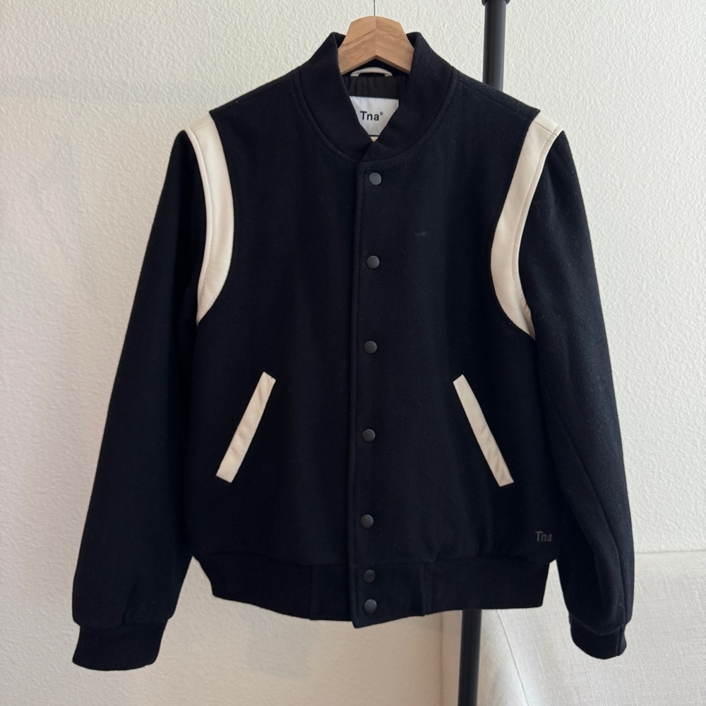 Aritzia sporty jacket